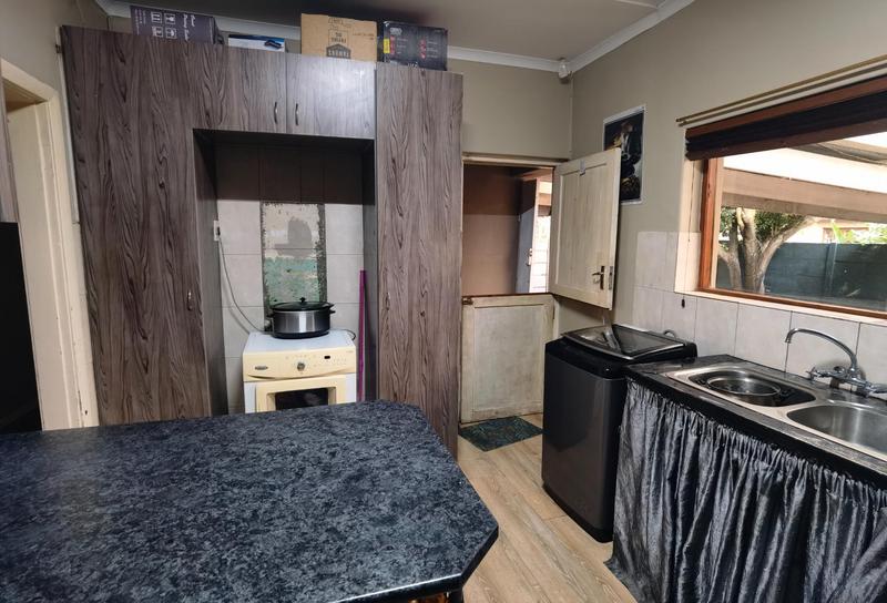 5 Bedroom Property for Sale in Thornton Western Cape
